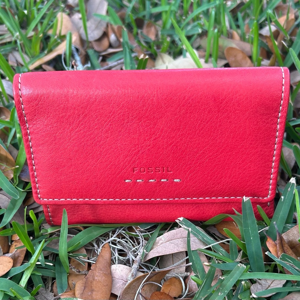 Fossil Bold Red Leather Wallet NWOT